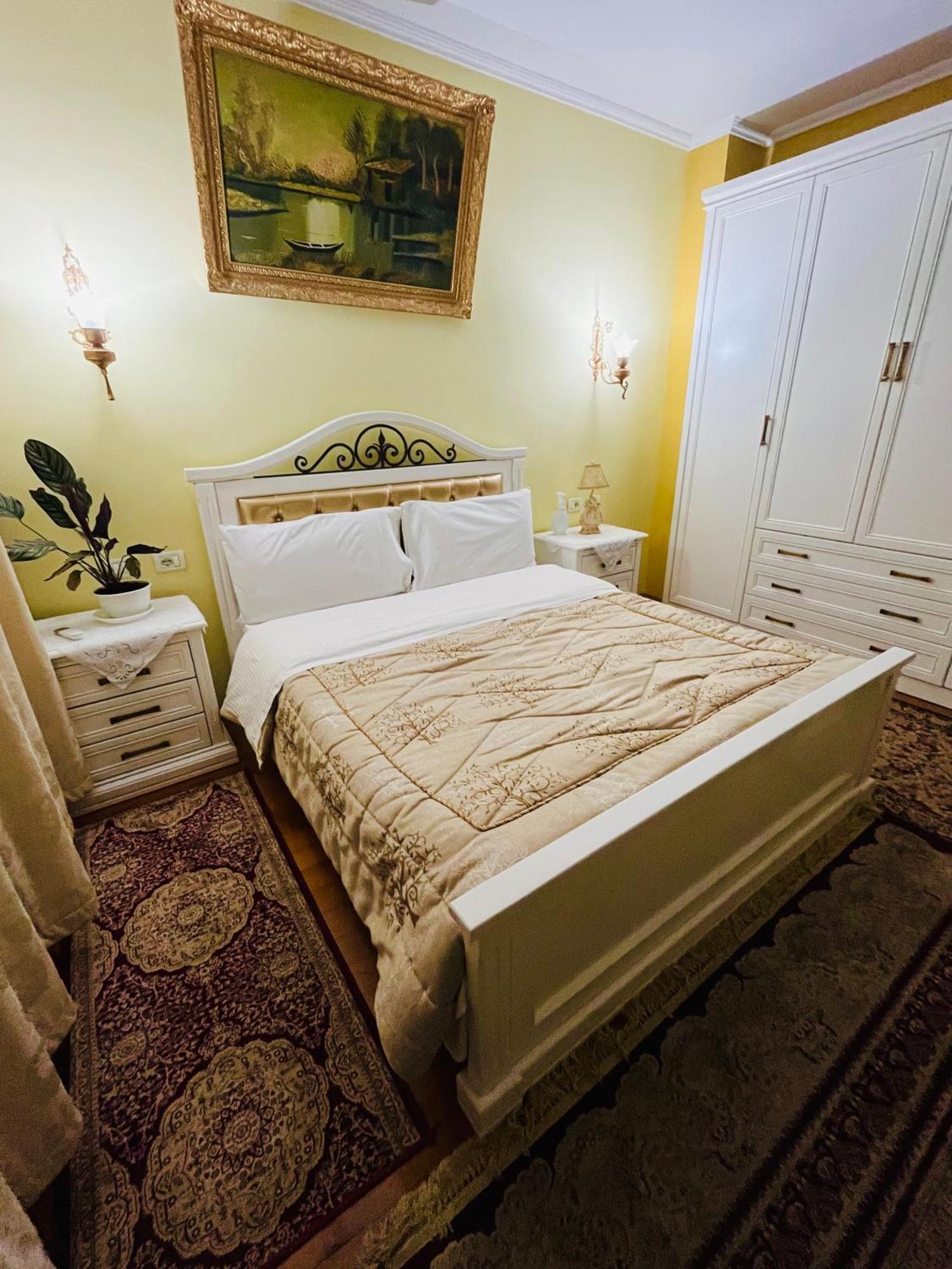 Parku Rinia * Korce